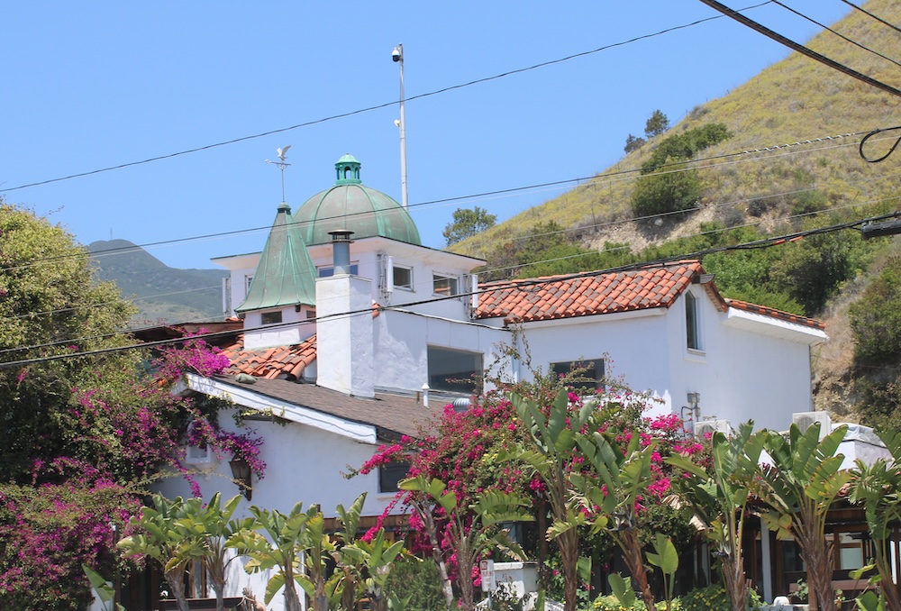 Calamigos-Guest-Ranch-beach-club-outside